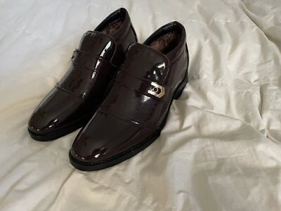 Mocassim social tamanho 40 couro envernizado masculino 7,5 feminino 9 - Imagem 1 de 4