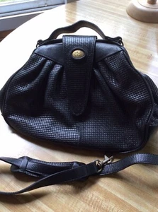 Bolso brasileño negro de cuero con textura Galmor. Nuevo sin etiquetas. Correa desmontable - Imagen 1 de 4