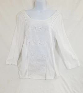 G.H. Bass & Co. Women's White 3/4 Sleeves Blouse Size Medium - Picture 1 of 4