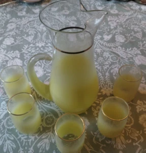 MCM Blendo Frosted Glass Pitcher & 5 Tumblers Juice Glasses Yellow w Gold Trim - Picture 1 of 7