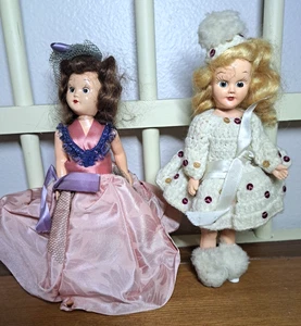 Dos muñecas pequeñas de colección de 8" ojos abiertos brazos movimiento - Imagen 1 de 6