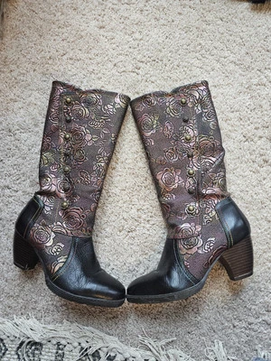 Womens Metallic Floral Boots Plush Inside Zip Size US 5 - Image 1 of 4