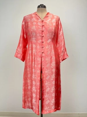 Bata brocado satinado rosa coral vintage - hasta la rodilla - L/XL Foto 1 de 4