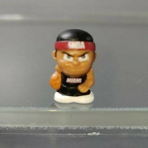RARE 1" TALL MIAMI HEAT NBA SERIES 1 TEENYMATES BASKETBALL FIGURE Cover