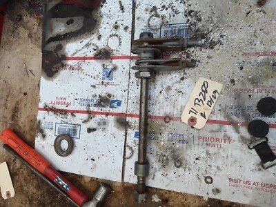 1971 Suzuki TS250  rear axle with spacers, adjusters, nut, hub spacer and nut R - Imagem 1 de 4