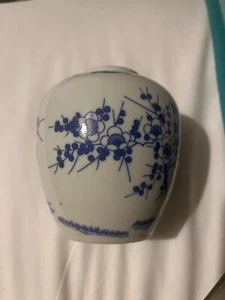 Design/Decoration/Style/Classic/Beautiful simple blue on white vase ceramic - Picture 1 of 5