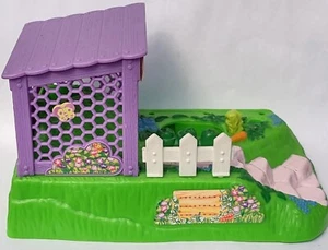 De colección 1995 Littlest Pet Shop LPS - Hop 'n Hide Bunnies - Garden Hutch solamente - Imagen 1 de 6