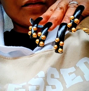 XL Press On Nägel gebogen mit Gold Nieten Kleber enthalten (M) - Bild 1 von 7