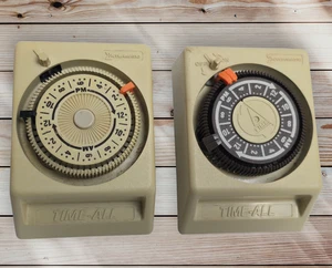 2 lampade vintage anni 80 Intermatic Time tutte plug in + timer elettrodomestico SB711 SB111 - Foto 1 di 11