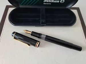 Pelikan M250 "M" 14ct./585 Kolbenfüller schwarz Old-Style in Geschenketui - Bild 1 von 5