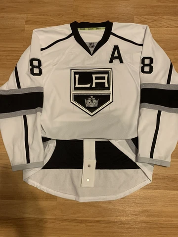 Reebok Authentic Doughty LA KINGS NHL HOCKEY JERSEY White Away 56 Stanley Cup Cover