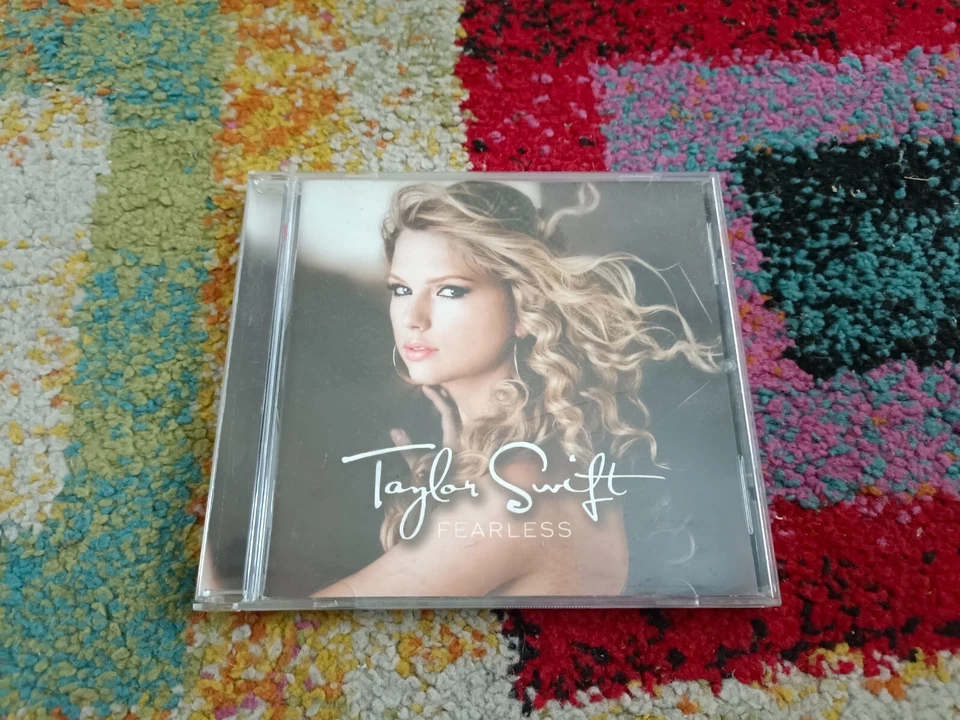 CD TAYLOR SWIFT FEARLESS - Immagine 1 di 1