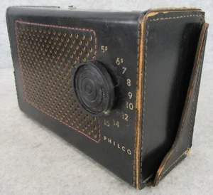 Radio d'epoca portatile a valvole Philco E-670-124 con custodia in pelle - Foto 1 di 22