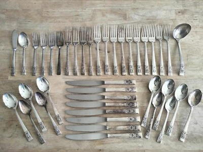 Lote mixto de cubiertos plateados Oneida Community CORONATION 40 piezas Foto 1 de 4