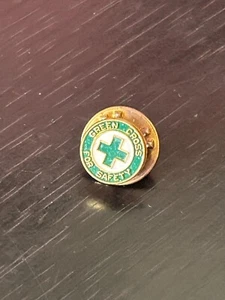 Vintage Collectible Green Cross for Safety Metal Pinback Lapel Pin Hat Pin - Picture 1 of 2