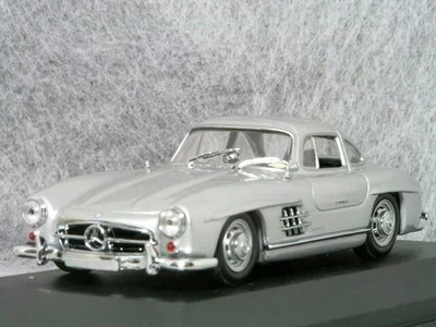 Minichamps 1/43 Mercedes-Benz 300SL (W198) Gullwing 1955 Silver Diecast - Image 1 of 3
