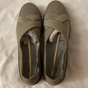 Clarks Womens Size 11W Cloud Stepper Tan Shoes Slip On Leather Sillian 2.0 - Picture 1 of 6