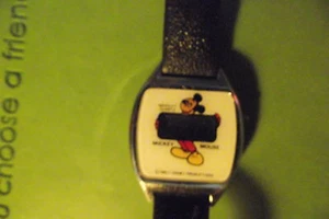 Mickey Mouse Bradley 1983 weißes Zifferblatt hält Zeitfenster Uhr Rarität - Bild 1 von 4