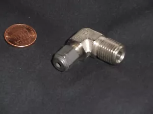 Parker® 1/8 compression X 1/4" NPT MALE ELBOW CONNECTOR Stainless Steel MNPT - Picture 1 of 2