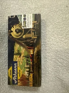 HO Scale Athearn, 40' Stock Car, Texas & Pacific, Brown, #24099 - 1773 - Picture 1 of 5