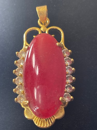 VETEMENTS Ciondolo Cabochon Imitazione Diamante Vera Giada Rossa Bellissimo Design Ornato