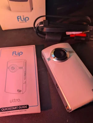 Cisco Flip Ultra HD Camcorder – 4GB White Gloss – Boxed & Tested - Image 1 of 4