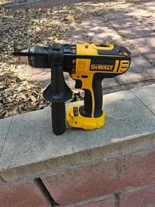 Trapano a percussione DeWalt DCD775 18V 2 velocità 1/2" resistente con manico - funziona benissimo - Foto 1 di 9