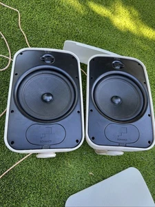 Sonance MARINER 86 Mariner 8" 2-Way Outdoor Speakers and Brackets - Picture 1 of 8