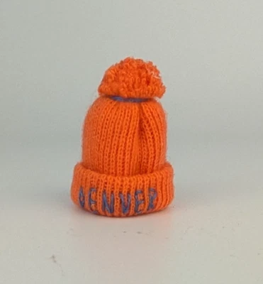 Gorra de punto naranja miniatura vintage de los Denver Broncos con pompón, 1" de alto años 80 Foto 1 de 4