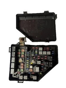 ⭐️OEM 10-11 Chevrolet Traverse Fuse Box Junction 20913280 Module - Picture 1 of 4