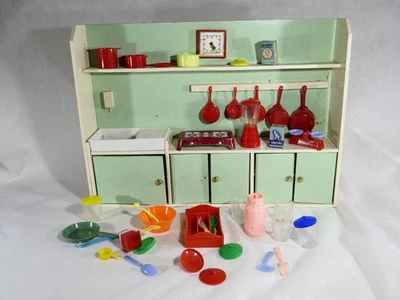 Les jouets SAM Cucina Mobili da Bambola IN Legno Piatti Plastica Anni 60 - Immagine 1 di 4