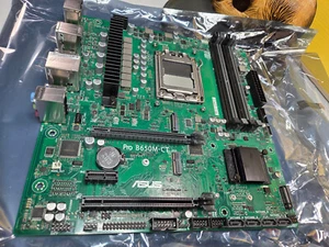 ASUS PRO B650M-CT-CSM AMD B650, Socket AM5, mATX Motherboard (90MB1EC0-M0EAYC) - Bild 1 von 4
