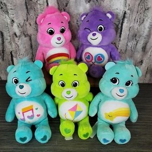 Lote de 5 peluches Care Bears - Desbloquea la magia - Juguetes de peluche de 10" - Usados en excelente estado - Imagen 1 de 8