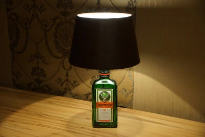 LED-Tischlampe aus einer echten 0,35 Jägermeister Flasche Lampe Schirm Braun 3 - Bild 1 von 2