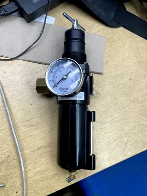 NAPA ARROW 3/8" AIR LINE FILTER REGULATOR 907840 - Image 1 of 4