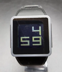 Reloj Nixon Game Over The Newton Digital Tono Negro Cuarzo 38 MM WR 30 M - Imagen 1 de 7