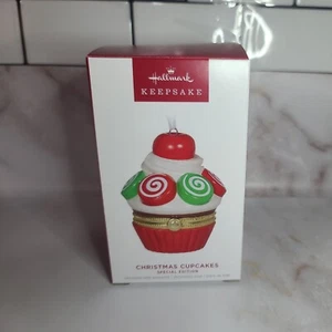Hallmark 2022 CHRISTMAS CUPCAKES SPECIAL EDITION Ornament New in Box - Picture 1 of 5