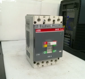 Disyuntor ABB Sace Tmax (Ts3N-225) 3P 480V 200A - Imagen 1 de 9