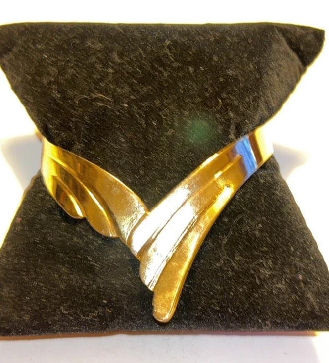 Impresionante Elegante Brazalete Brazalete Brazalete Pluma Torque Tono Dorado 8" Foto 1 de 4