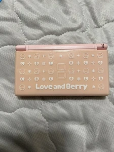 Nintendo DS Lite Love & Berry Edición Limitada USG-001 Probado Funciona - Imagen 1 de 10