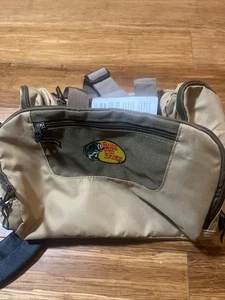 Nuovissima borsa per attrezzi Bass Pro Shops Tan Catch-All 16" L x 10" L x 8" H - Foto 1 di 4