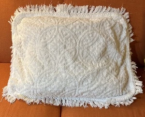 VTG 2 Chenille Cotton Fringe Standard Granny Cottage Core Pillow Shams EUC White - Picture 1 of 5