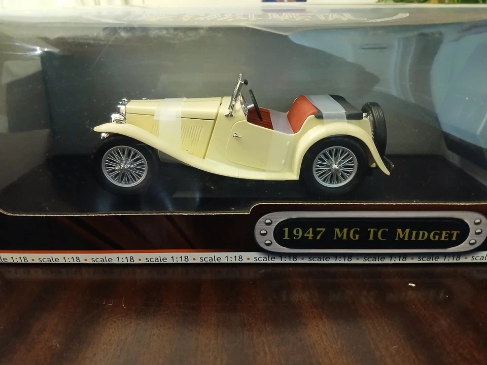 Road Signature Red 1947 MG TC Midget British Racing 1/18 Scale Model 92468 RARE