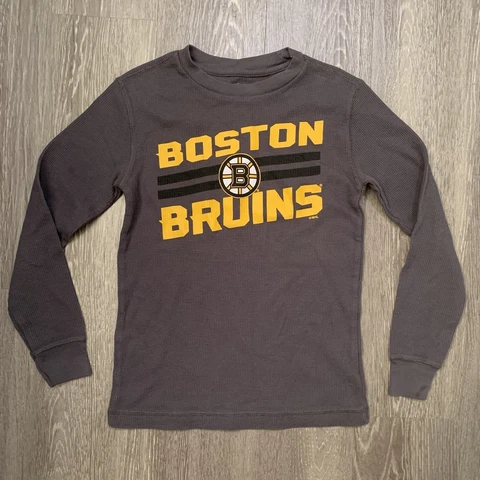 Boston Bruins Official NHL Long Sleeve Athletic Shirt Youth Boy’s Size Medium 8 Cover
