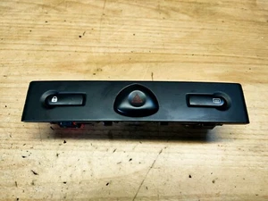 2005 RENAULT CLIO MK2 HAZARD LIGHT & LOCKING SWITCH 8200071224 - Picture 1 of 3