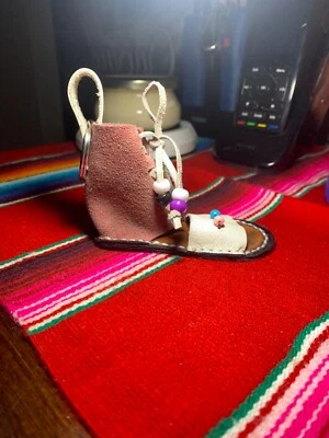 Qualidade Feito à Mão, Dr. Stitches, Exclusivo, Chaveiro de Couro, Puxador com Zíper - Imagem 1 de 4