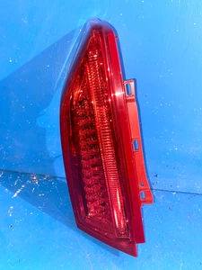 Luz trasera izquierda genuina Cadillac 13-18 ATS sedán nueva OEM 84540025 5 PINES N171 - Imagen 1 de 7