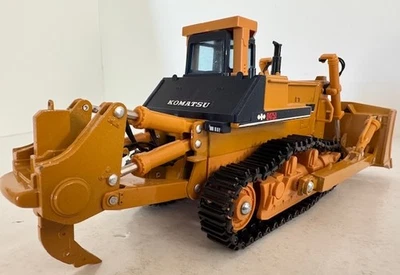 Bulldozer modelo fundido a presión Komatsu D475A 1:50 de Shinsei Foto 1 de 4
