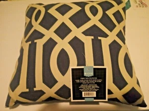Square Patio Pillow, Blue & Off White 16 x 16 ~ New - Picture 1 of 2
