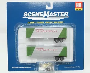 Walthers SceneMaster 949-2414 Consolidated Freightways 35' Flute Side Trailer HO - Bild 1 von 3